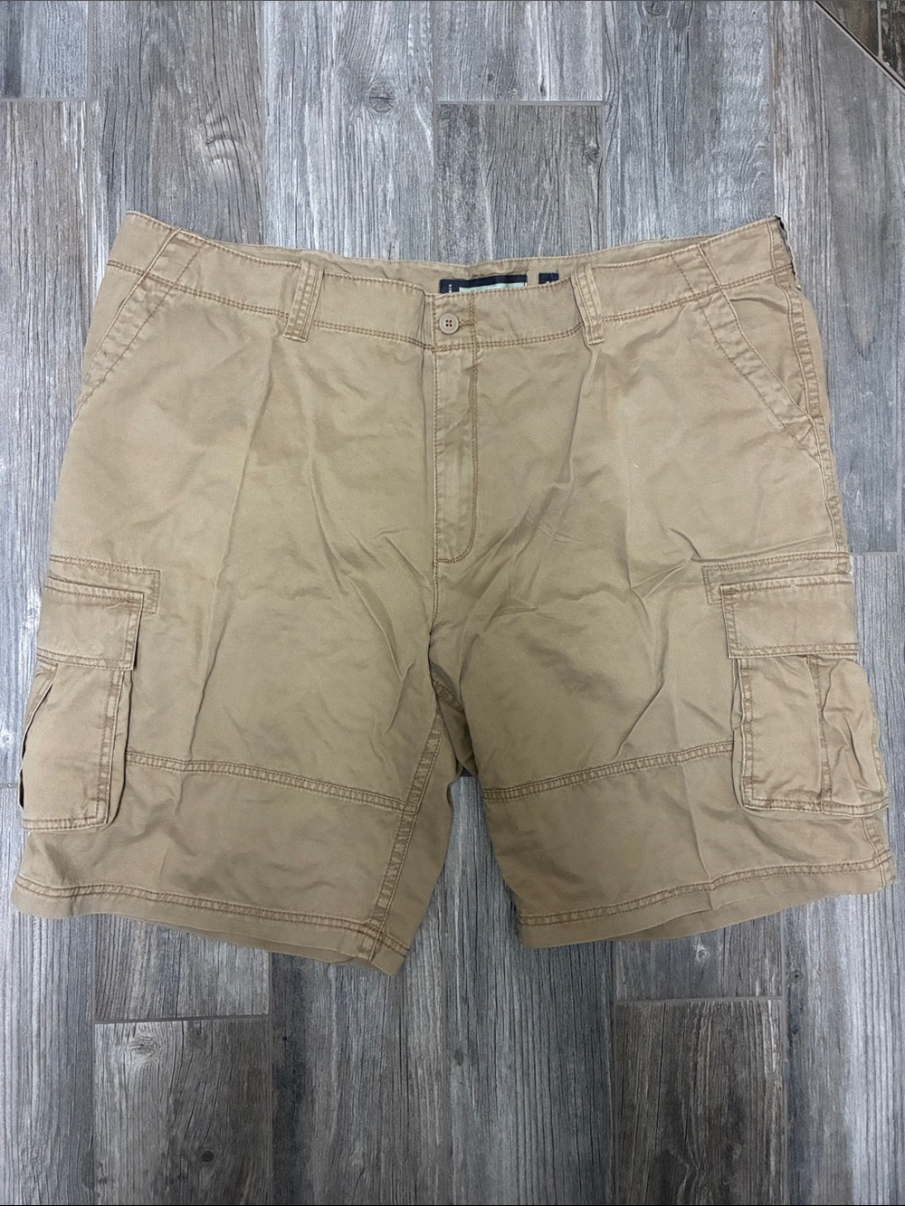 Old Navy~Men’s Tan Cargo Shorts~NWT